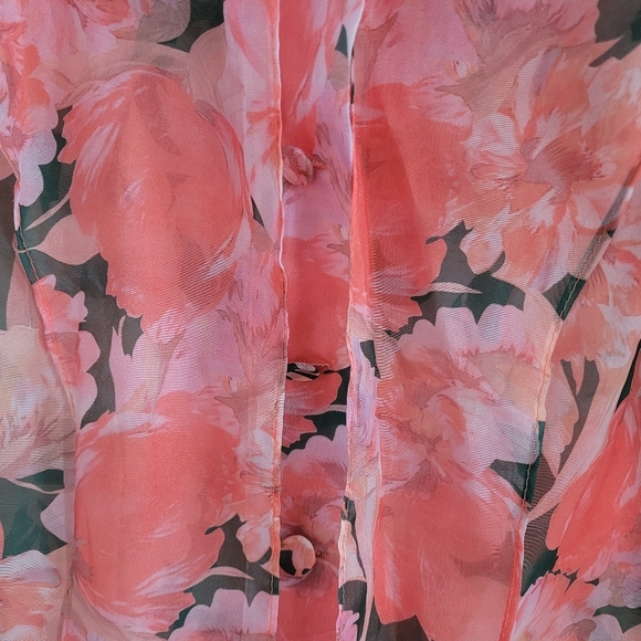 Beulah Floral Pink Blouse with Green Pants - Picture 4 of 9